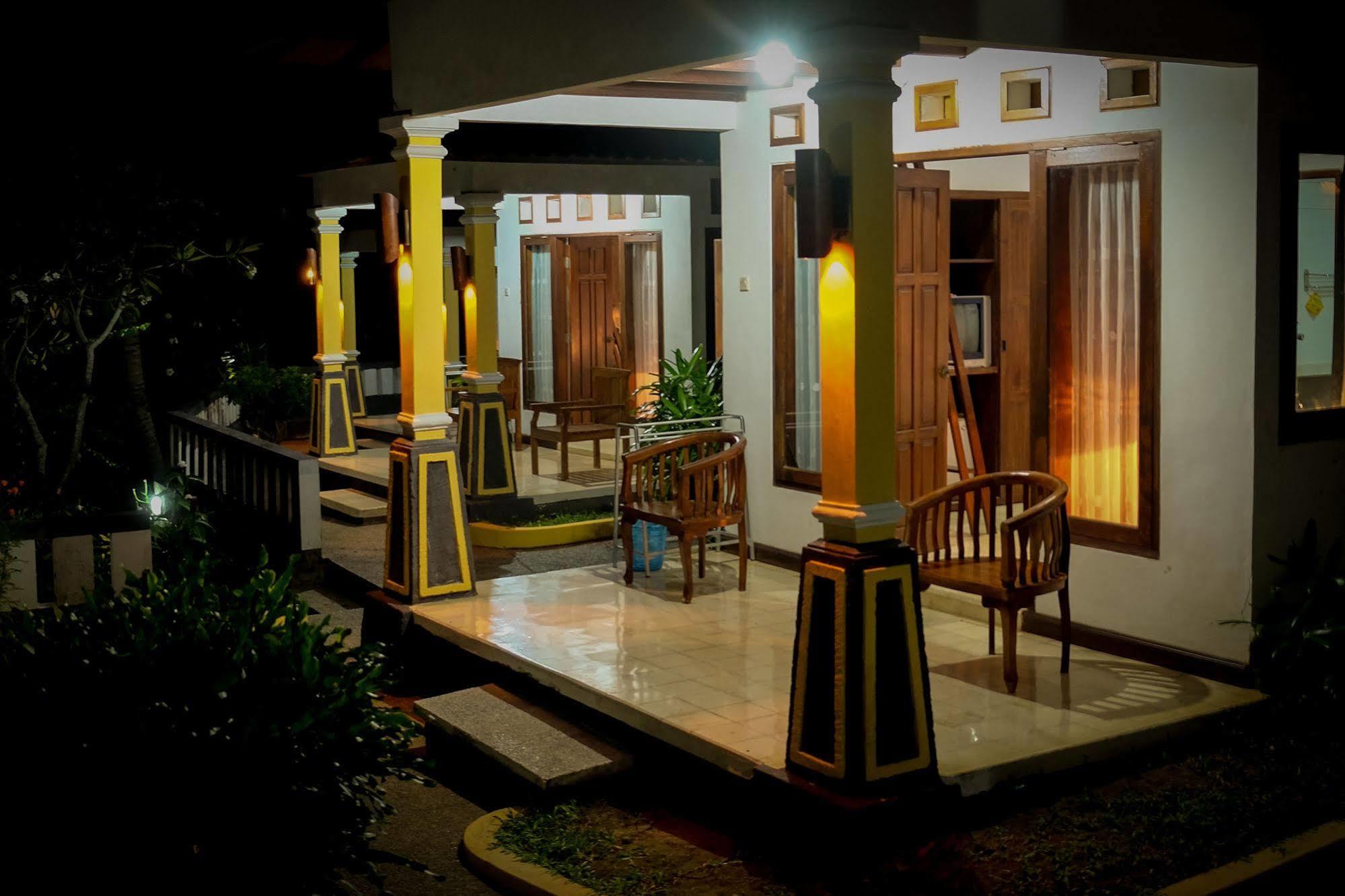 Bali Sunset Hotel Negara  Экстерьер фото